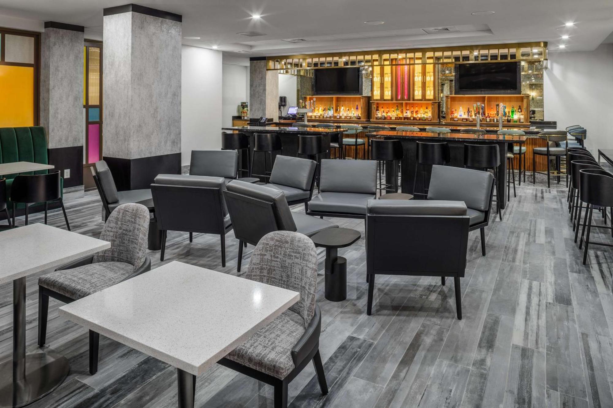 布雷登顿萨拉索塔机场 - 假日酒店 外观 照片